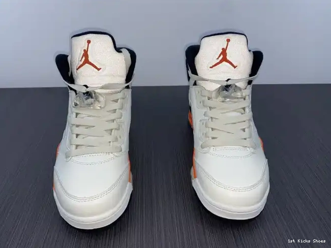 1st Kicks Shoes 5 DC1060-100 Jordan Retro Orange Total 0525